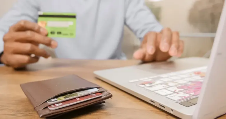 Carta di Inclusione o Postepay Evolution: quale serve davvero?